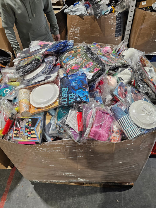 Pallet of character stock, party Ware, plushes